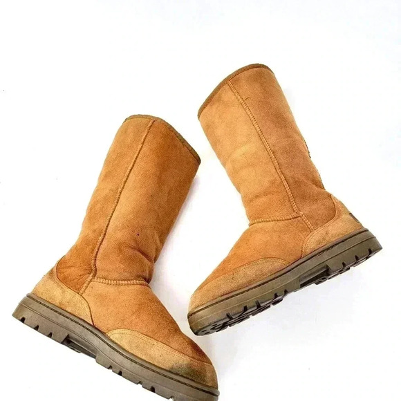 UGG Australia Sand Ulta Boots - 9 - Picture 3 of 11